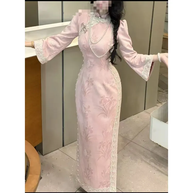码加加51991新中式改良旗袍粉色秋冬温柔高级珠链蕾丝旗袍