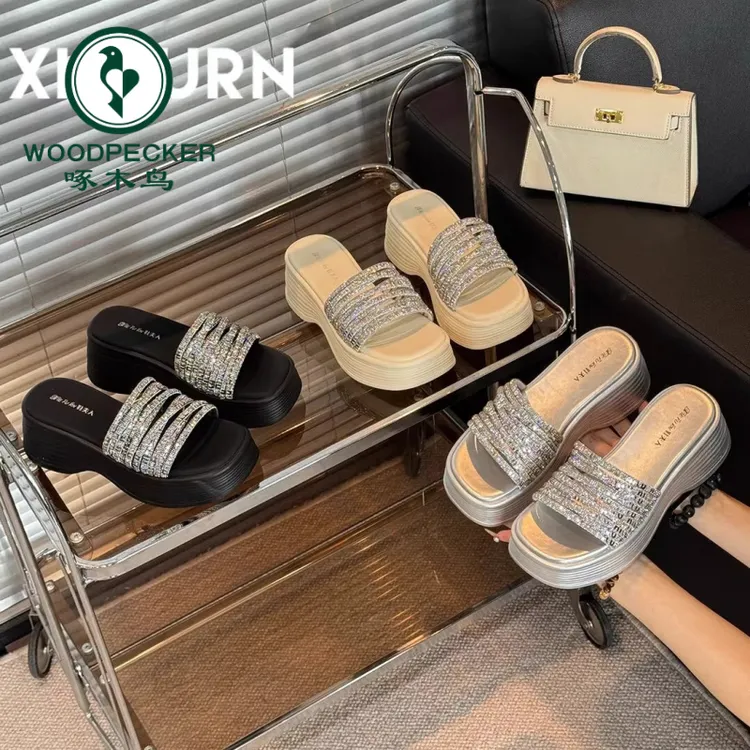 啄木鸟厚底水钻拖鞋女鞋2025夏季新款网红时尚外穿百搭松糕凉拖鞋