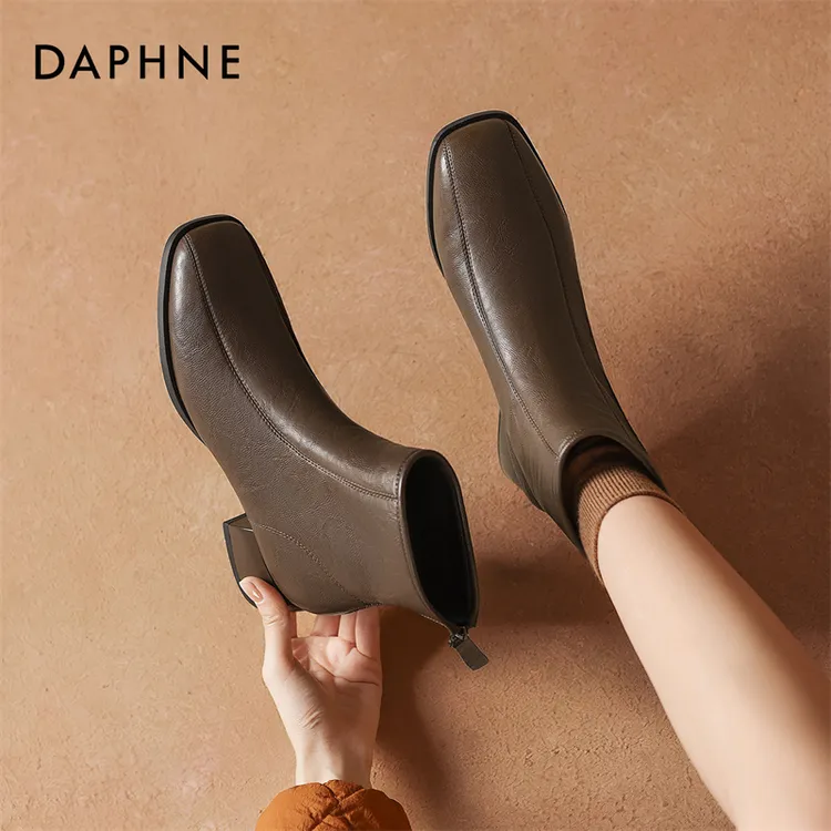 Daphne/达芙妮中跟小短靴女秋冬季新款高级感裸踝靴粗跟洋气靴子
