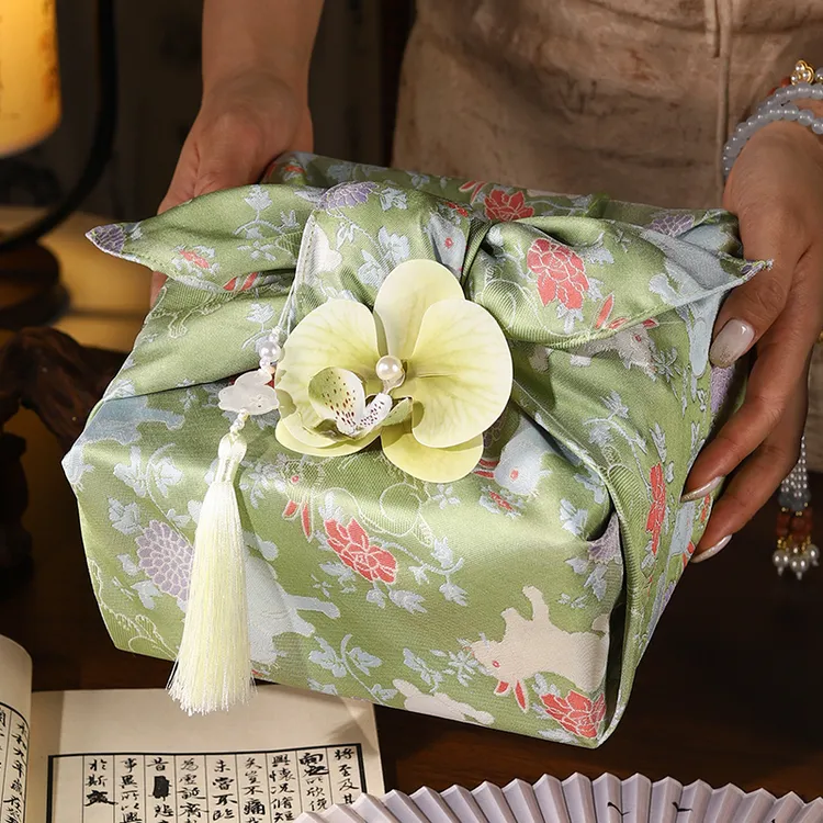中秋节高端月饼礼盒装团购定制送礼送人亲戚女友长辈2025和果子