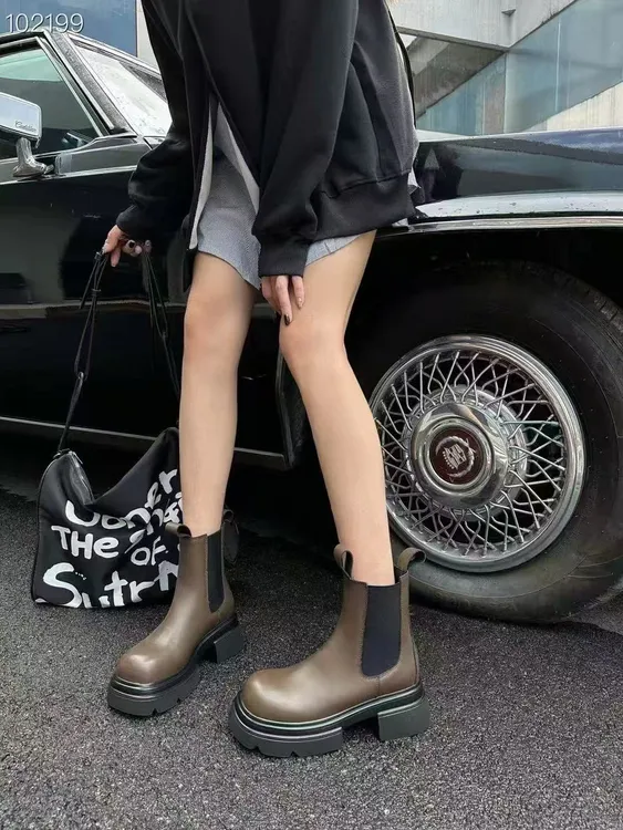 608-3货号法式拼接休闲风包头平跟圆头单鞋秋冬烟筒靴秋季