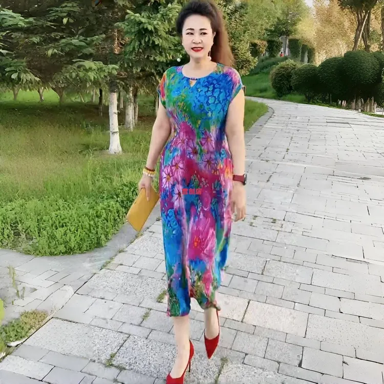 610高品质夏季新款时尚双绉连衣裙妈妈花色减龄宽松大码长裙