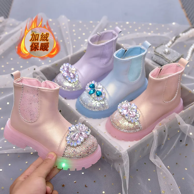 女童公主靴儿童短靴发光鞋秋冬季加绒棉靴子女孩马丁靴女宝宝皮靴