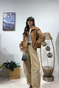 186区90黄色翻领拉链短款女士外套