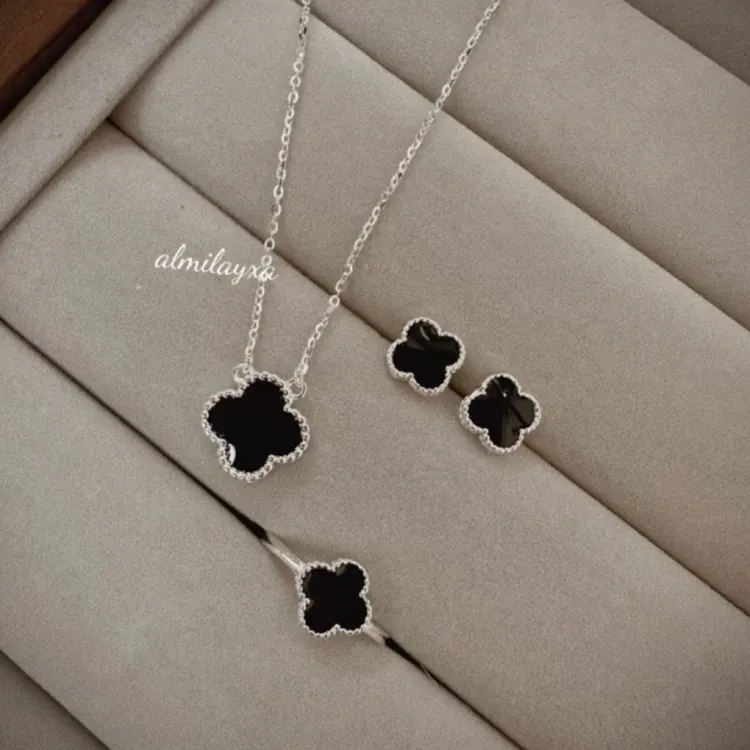 足银耳饰 纯银黑色 白色四叶草三件套