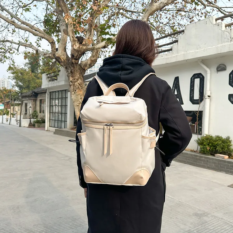 新款女士背包旅游轻便高颜值百搭双肩包高级感大容量短期出差书包