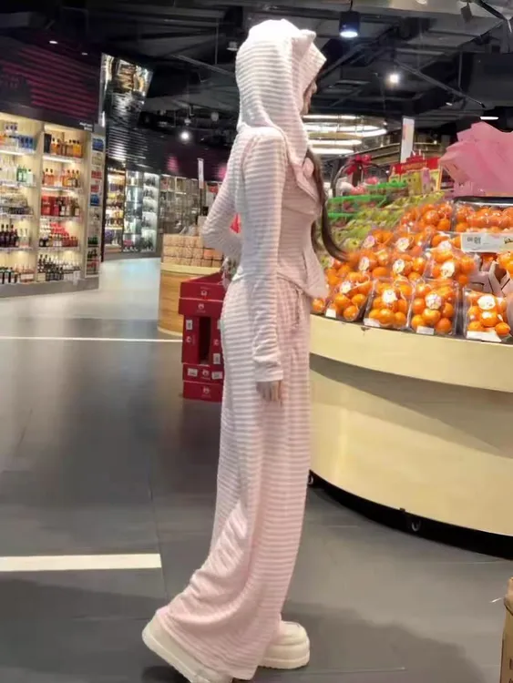 运补6 米慵懒猫咪早秋连帽上衣背心阔腿长裤时尚套装条纹洋气纯欲