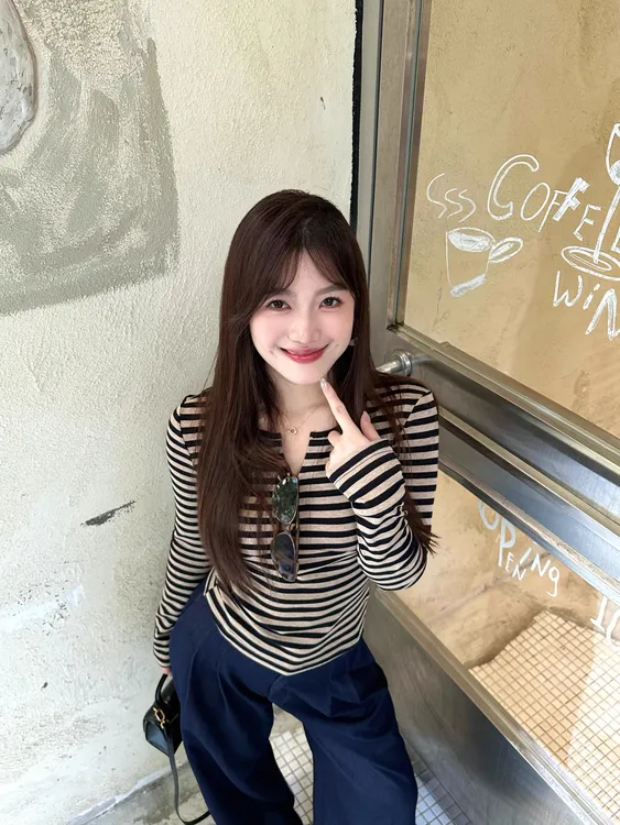条纹纽扣内搭长袖2025秋季新款韩系慵懒修身显瘦打底衫T恤女装