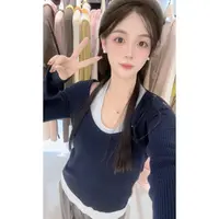 6483针织拼色挂脖上衣