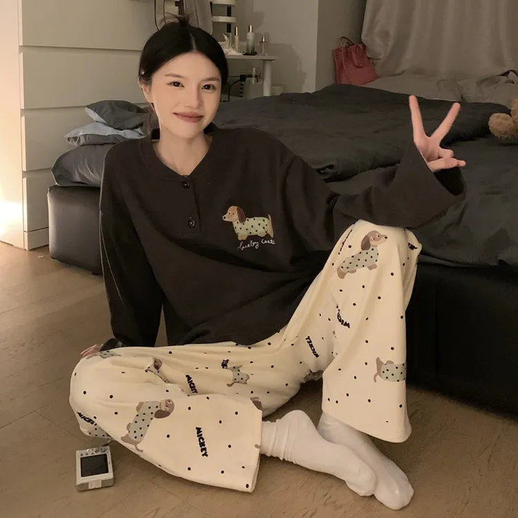 2025年新款长袖女士睡衣卡通春秋冬季德绒大码家居服套装可外穿