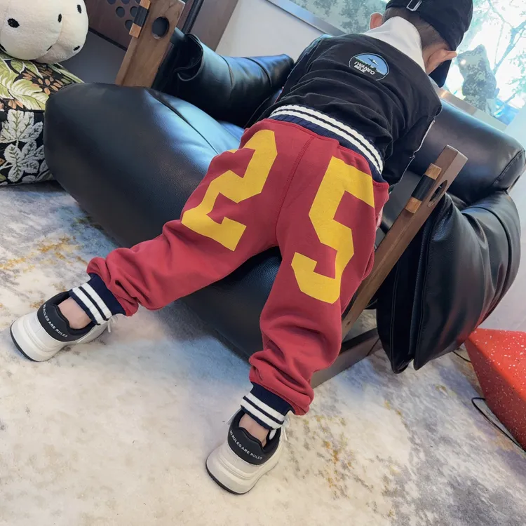 濮六六童装 男女童日系潮牌拼接条纹织针腰字母印花毛圈束脚卫裤