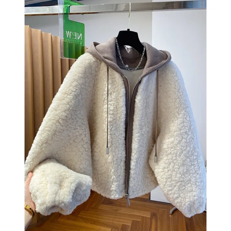 超好看皮毛一体灰色连帽羊羔毛外套女秋冬2025新款宽松假两件上衣