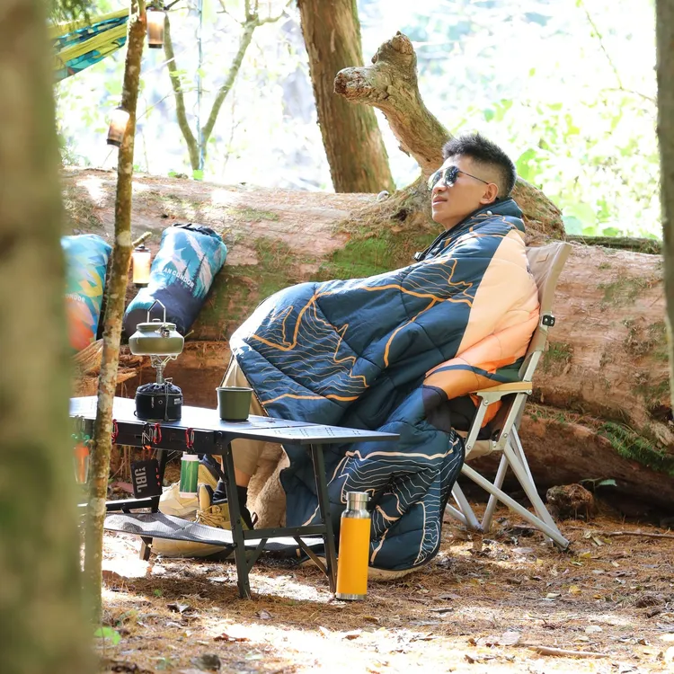 户外露营帐篷便携式斗篷睡袋多功能披风被保暖旅行登山毯野外防寒