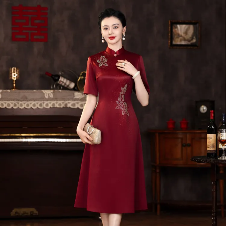 2025春夏款醋酸弹力缎刺绣花旗袍修身显瘦日常连衣裙礼服妈妈装