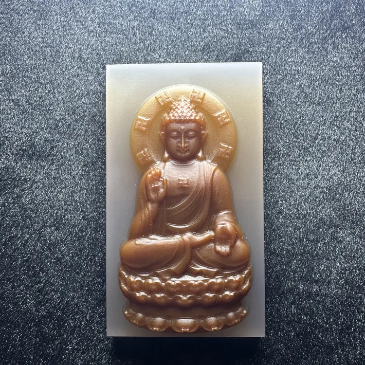 天然玛瑙俏色巧雕阿弥陀佛