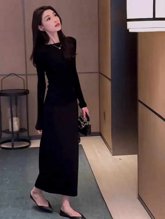 赫本风黑色长袖连衣裙女2025秋季新款高级感修身显瘦内搭开叉长裙