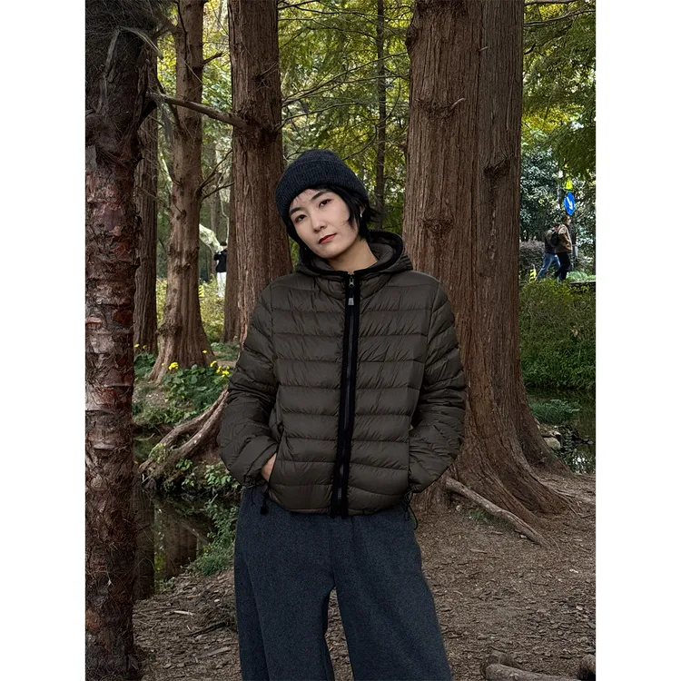 LANGQING 百搭撞色轻盈连帽“排骨鹅”鹅绒羽绒服外套47313#