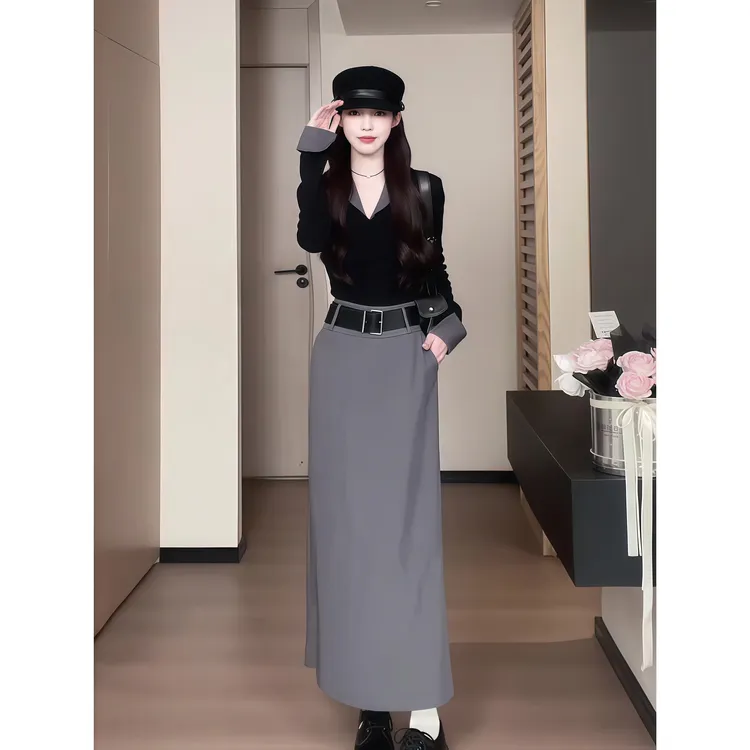 时尚高级感撞色假两件V领T恤上衣女秋季新款高腰直筒半身裙子套装