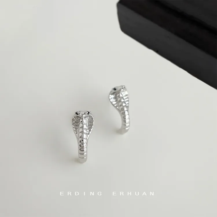 铜合金亚克力耳饰 个性冷淡风设计师款眼镜蛇造型耳钉 网红ins小