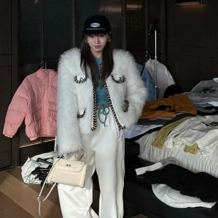 GOD正版财神家2025年冬季新款洋气宽松小香风羽绒毛毛外套女潮