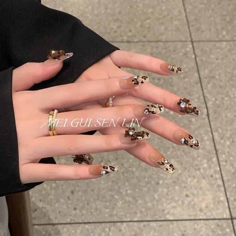 暖棕豹纹  玫瑰森林秋冬豹纹爆闪猫眼款闪钻显白百搭手工穿戴甲