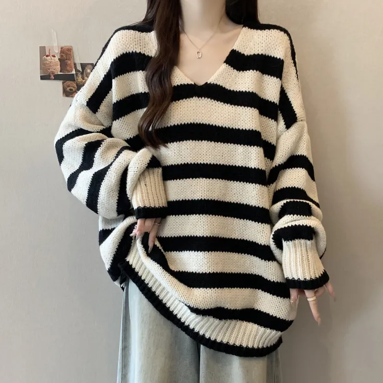 设计感小众黑色针织毛衣女款秋冬新款宽松大码慵懒风休闲条纹上衣