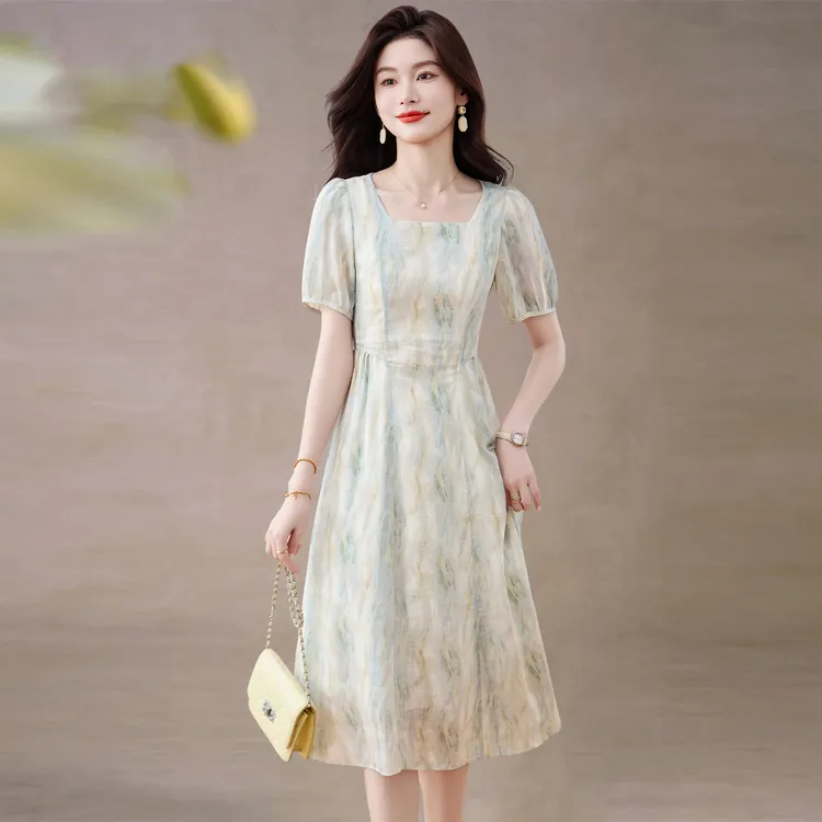 广州十三行高端方领连衣裙女夏2025新款今年流行爆款品牌雪纺裙子
