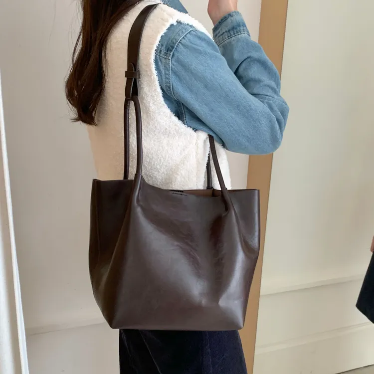 竹笋喵喵 高级绒面菜篮子包女2025秋冬通勤时尚休闲大容量单肩包