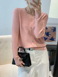 美丽姐的V领显瘦麻花纹毛衣8318