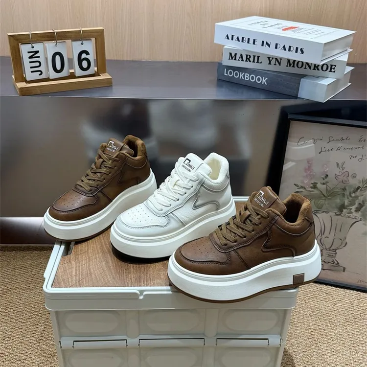复古厚底高帮鞋女鞋2025秋冬新款加绒厚底休闲运动小白棉鞋