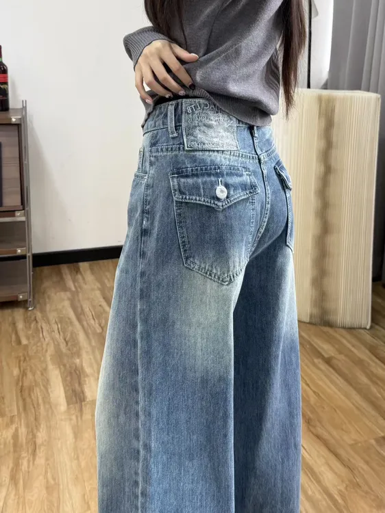 GL 过年新款秋冬轻松世代经典直筒阔腿高腰皮牌设计感浅色牛仔裤