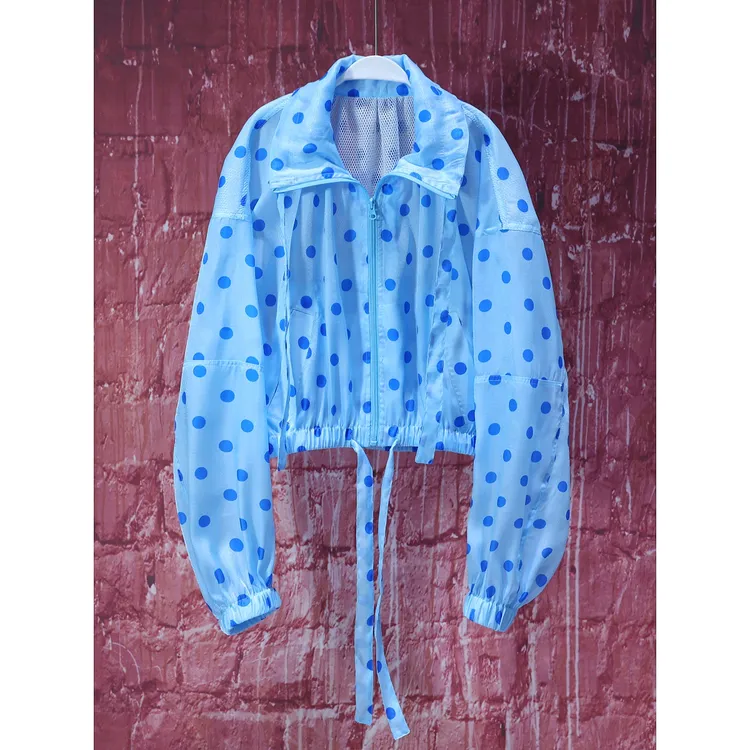【韩哥女装】“冰凉一夏”设计师精致穿搭天蓝色波点印花防晒外套7605