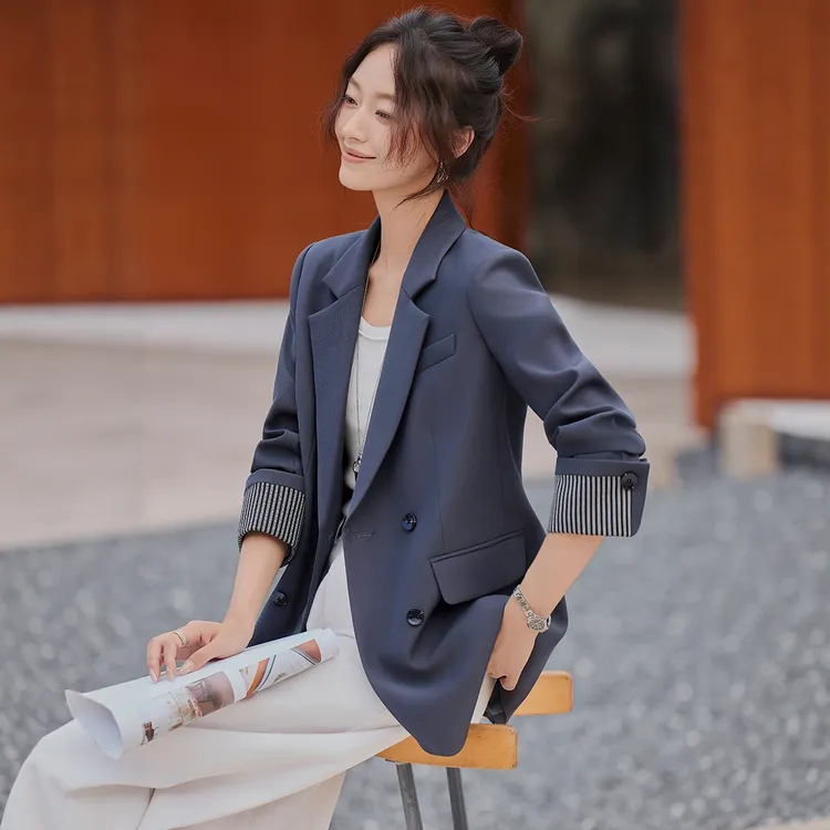 灰色高级感西装上衣女春秋2025新款韩版时尚休闲气质廓形西服外套