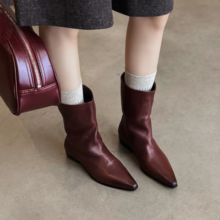 【唐唐家】通勤粗跟真皮重工水洗尖头极简老钱宽筒西部牛仔平跟短靴