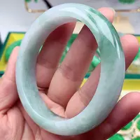 翡翠手镯未镶嵌翡翠