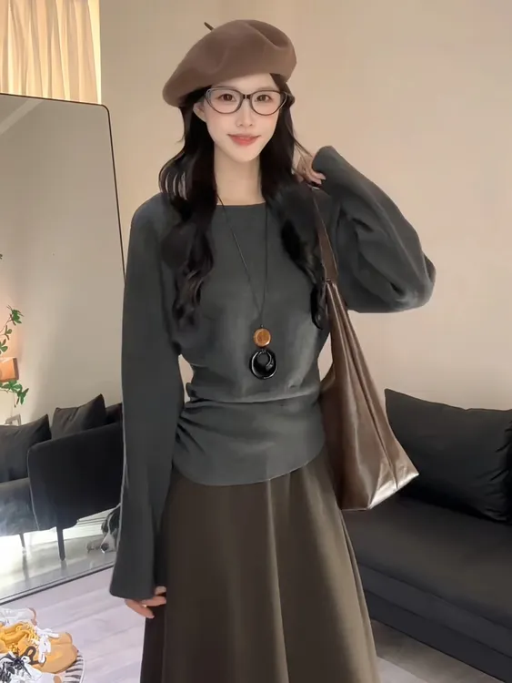 法式高级感软糯蝙蝠袖毛衣女秋冬侧腰纽扣褶皱针织衫修身显瘦上衣