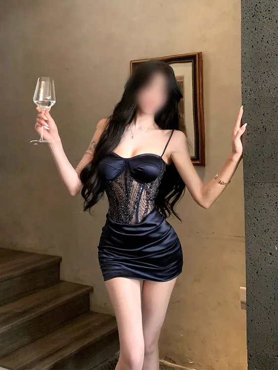 K12502轻奢纯欲风珠片网纱鱼骨吊带连衣裙女秋冬修身显瘦包臀短裙