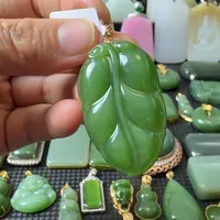 颈饰18K金镶嵌和田玉俄七阳绿叶子