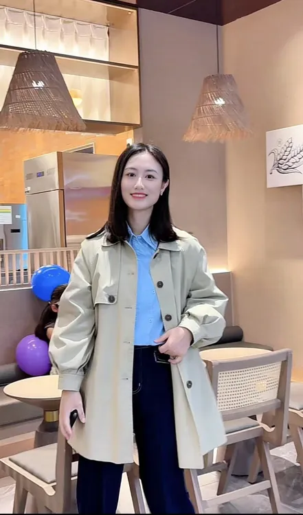 2025年学院风中长款方领秋季韩版春装宽松英伦风翻领百搭风衣