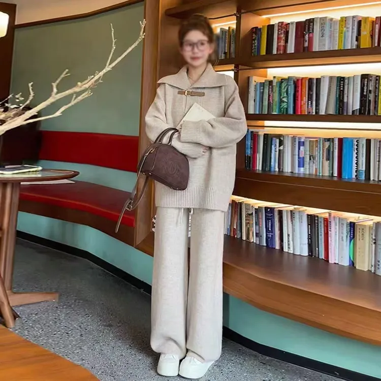 小个子慵懒套装女翻领小众上衣巨好看的两件套早秋新款显瘦阔腿裤