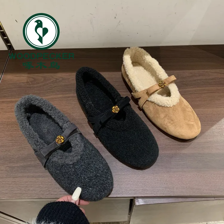啄木鸟软底法式玛丽珍毛毛鞋女鞋子2025冬季新款配裙子加绒单鞋潮