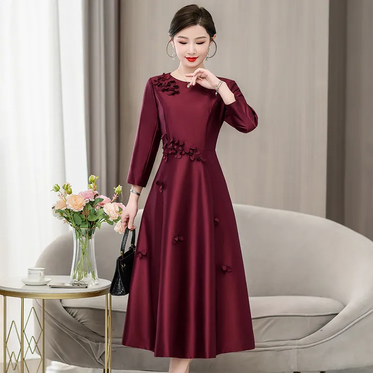 喜婆婆婚宴装红色礼服裙2024秋冬新款妈妈装气质优雅绣花连衣裙