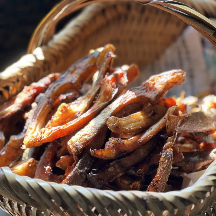 广西全州柴火烟熏腊鲳鱼鱼块