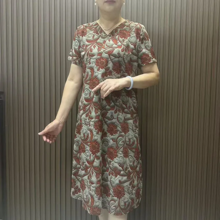 秋季时尚休闲洋气宽松印花显瘦气质中老年碎花妈妈装中长款连衣裙