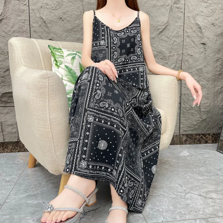 【清欢序】夏季碎花吊带连衣裙女时尚宽松气质法式无袖印花连衣裙