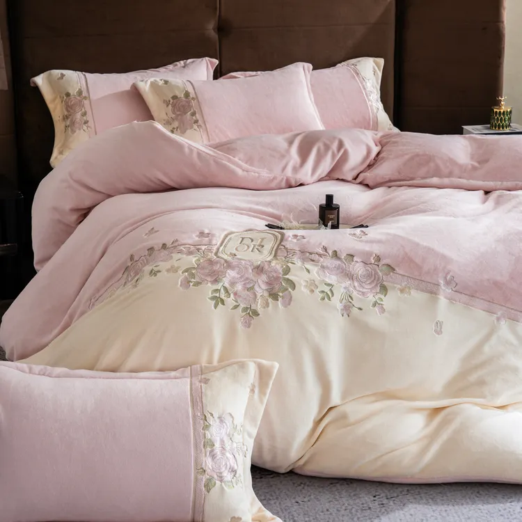 梦巢冬季加厚保暖高克重玫瑰庄园床盖款双面绒牛奶绒刺绣四件套AL