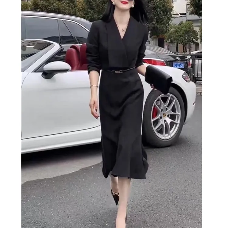 时尚显瘦气质女士百搭中长款纯色轻熟风连衣裙