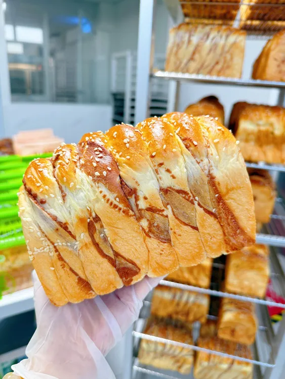 茉湉家 现烤 豆沙超软吐司 牛乳厚切 袋装300克网红成人儿童早餐