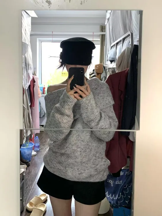 灰色露肩韩系套头毛衣女秋慵懒风宽松休闲显瘦气质小个子长袖上衣