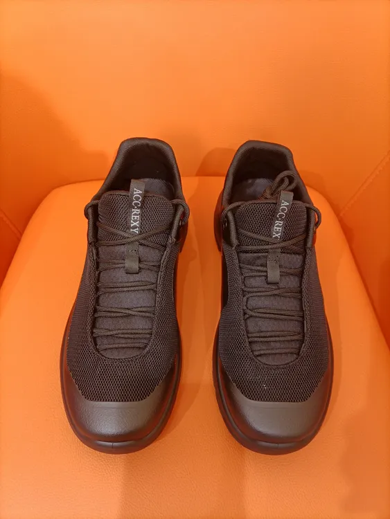 2025广州男士新款透气单网系带户外运动鞋27720